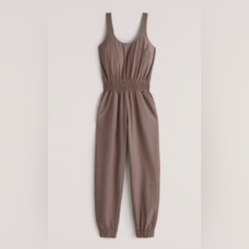 Abercrombie and Fitch Traveler Jumpsuit Size Medium